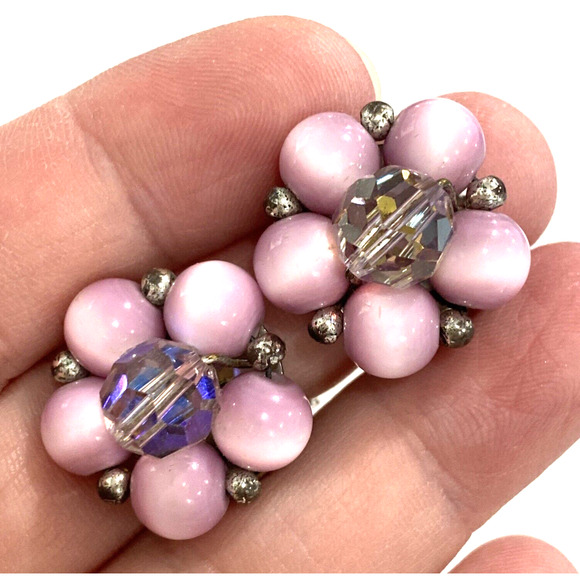 Vintage Mid Century Clip On Earrings purple ombre crystal beaded round clusters - Picture 5 of 7